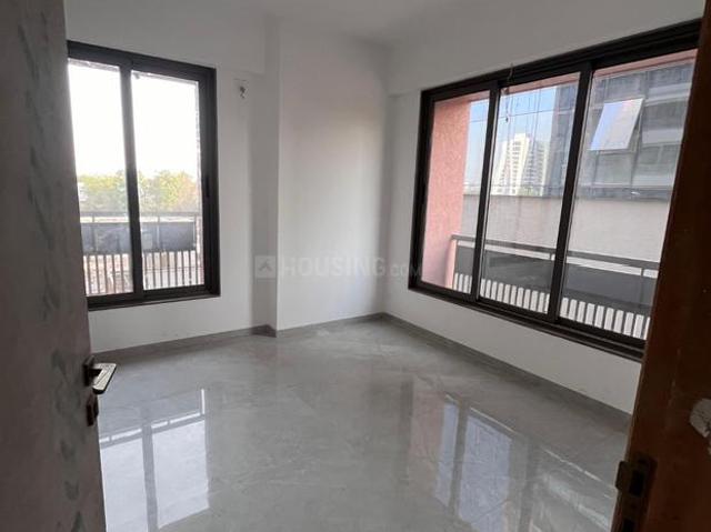 4 BHK Apartment in Vaishno Devi Circle for rent Ahmedabad. The reference number is 20510148