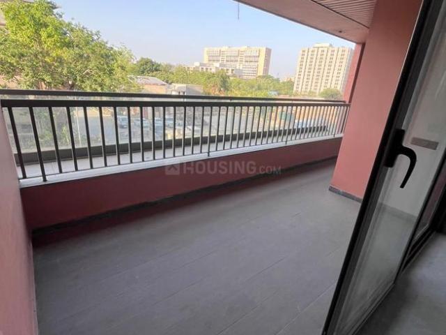 4 BHK Apartment in Vaishno Devi Circle for rent Ahmedabad. The reference number is 20853066
