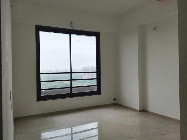 4 BHK Apartment in Vaishno Devi Circle for rent Ahmedabad. The reference number is 20870380