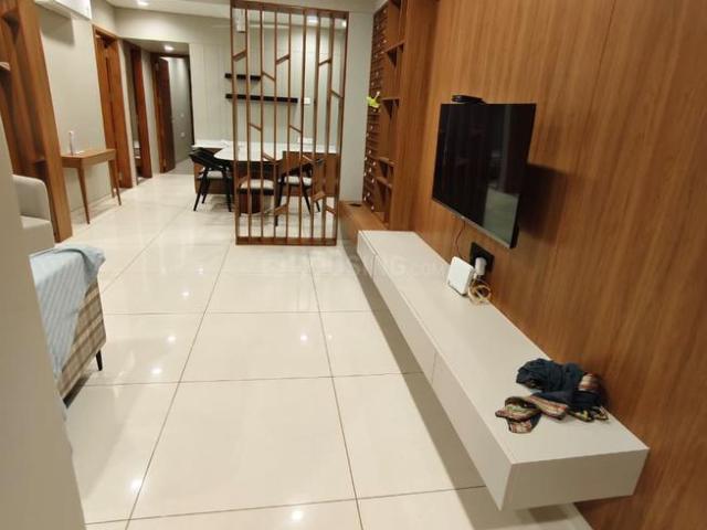 4 BHK Apartment in Vaishno Devi Circle for rent Ahmedabad. The reference number is 20336555