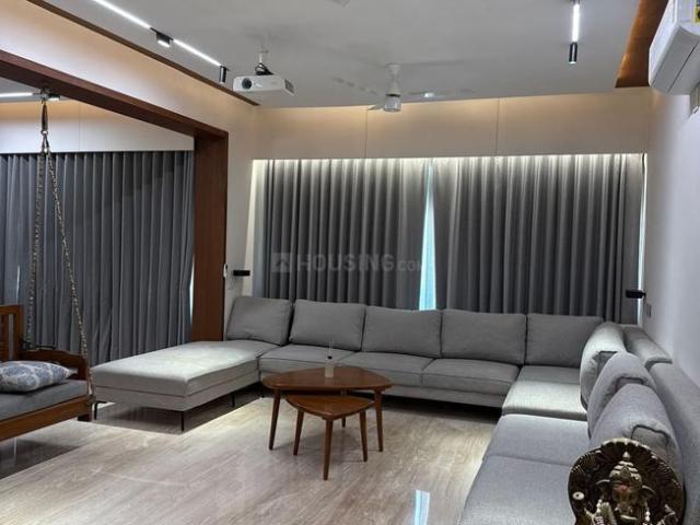 4 BHK Apartment in Vaishno Devi Circle for resale Ahmedabad. The reference number is 18925500