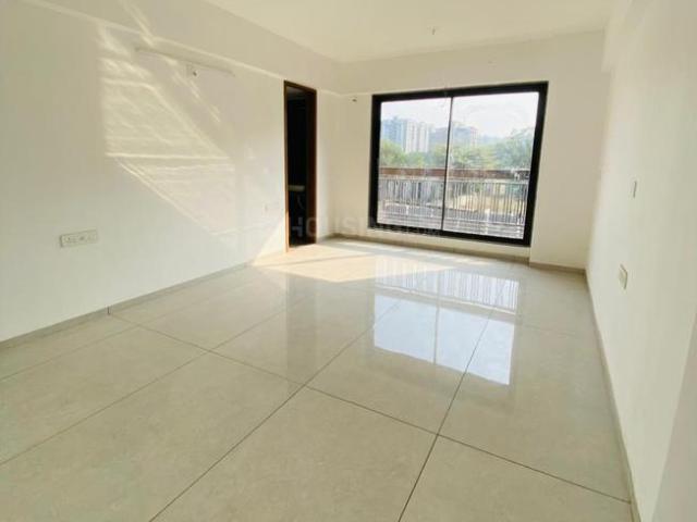 4 BHK Apartment in Vaishno Devi Circle for resale Ahmedabad. The reference number is 19330705
