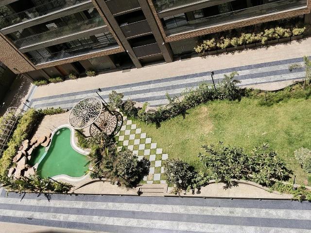 4 BHK Apartment in Vaishno Devi Circle for resale Ahmedabad. The reference number is 20322091