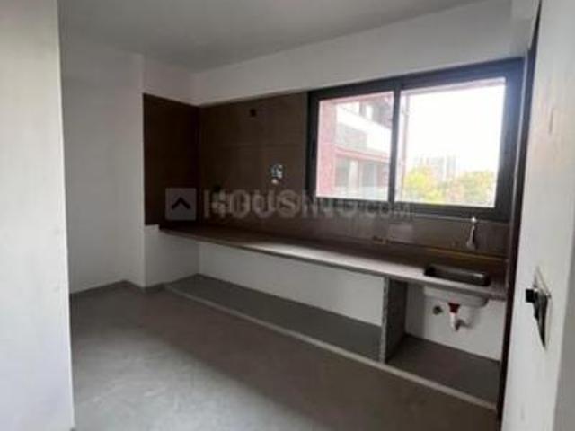 4 BHK Apartment in Vaishno Devi Circle for resale Ahmedabad. The reference number is 20816358