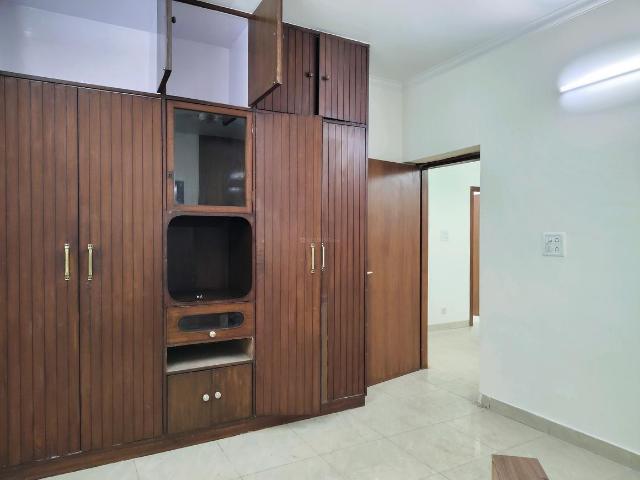 4 BHK Apartment in Vasant Kunj for rent New Delhi. The reference number is 19995504
