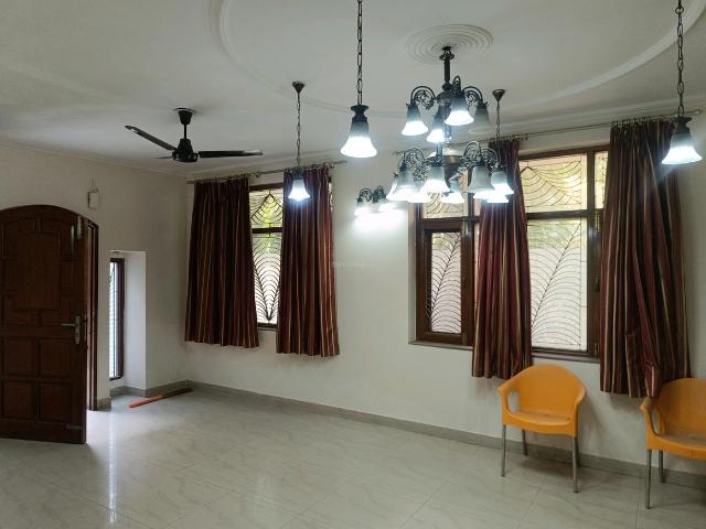 4 BHK Apartment in Vasant Kunj for resale New Delhi. The reference number is 14102058