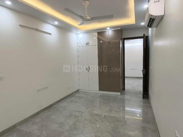 4 BHK Apartment in Vasant Kunj for resale New Delhi. The reference number is 19774995
