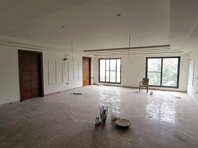 4 BHK Apartment in Vasant Kunj for resale New Delhi. The reference number is 19909481