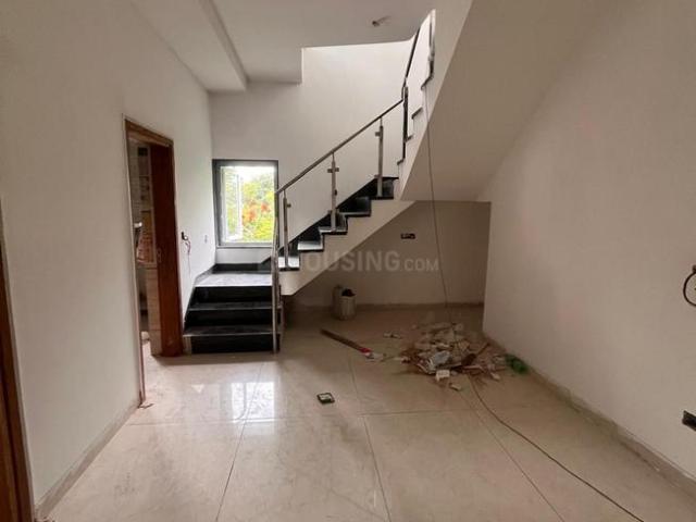 4 BHK Apartment in Vasant Kunj for resale New Delhi. The reference number is 20817165
