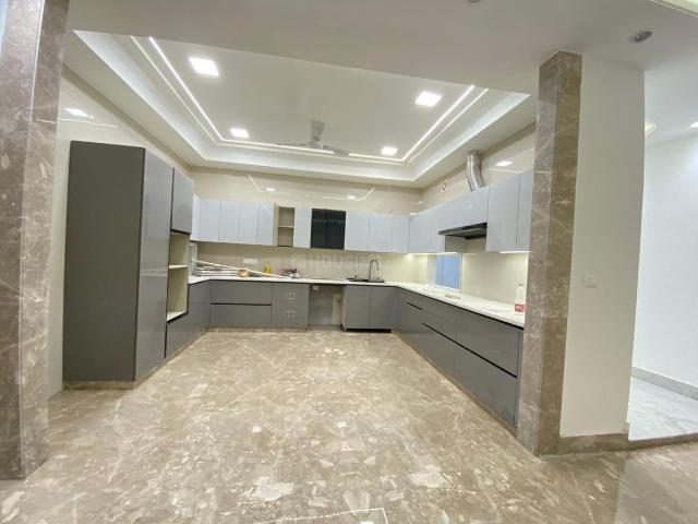 4 BHK Apartment in Vasant Kunj for resale New Delhi. The reference number is 20119513