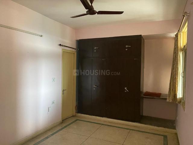 4 BHK Apartment in Vasant Kunj for resale New Delhi. The reference number is 20313209