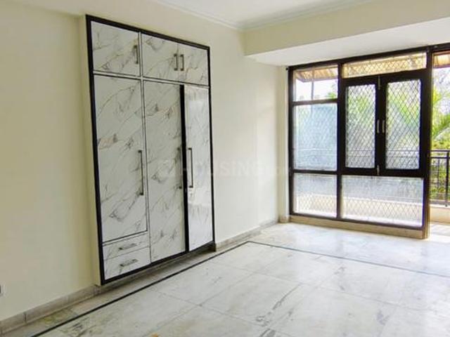 4 BHK Apartment in Vasant Kunj for resale New Delhi. The reference number is 20313326