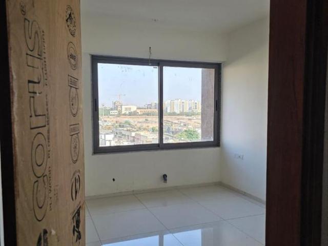 4 BHK Apartment in Vastrapur for rent Ahmedabad. The reference number is 19118576