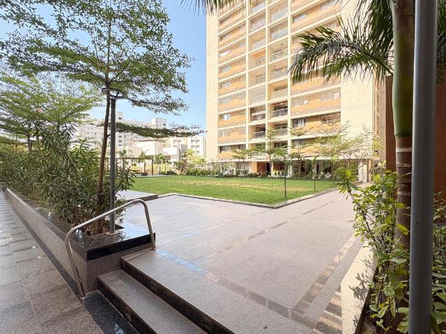 4 BHK Apartment in Vastrapur for rent Ahmedabad. The reference number is 20016878