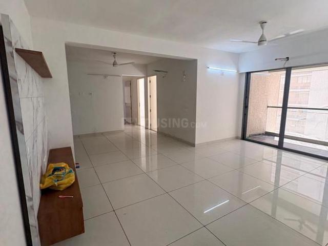 4 BHK Apartment in Vastrapur for rent Ahmedabad. The reference number is 20103576