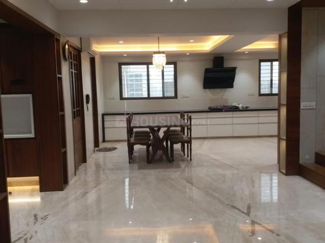 4 BHK Apartment in Vesu for rent Surat. The reference number is 20664970