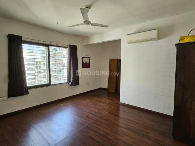 4 BHK Apartment in Vesu for rent Surat. The reference number is 20947137
