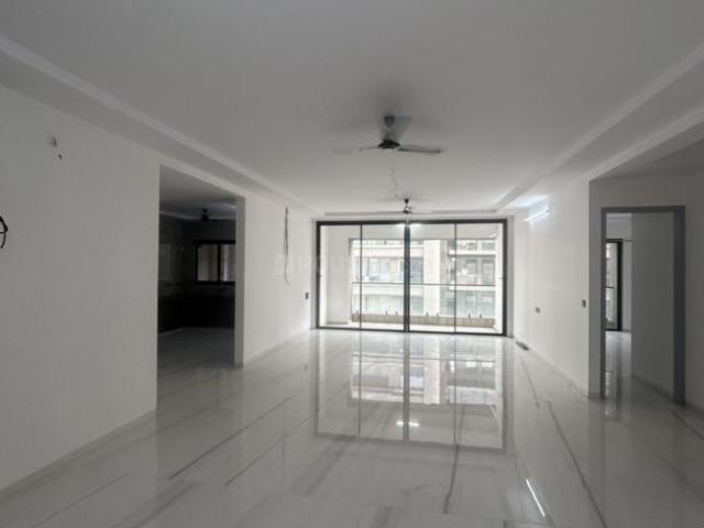 4 BHK Apartment in Vesu for rent Surat. The reference number is 20947467