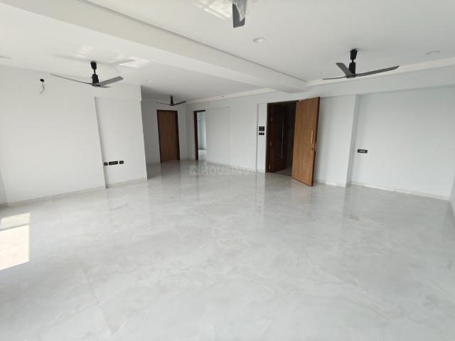 4 BHK Apartment in Vile Parle West for rent Mumbai. The reference number is 20393238