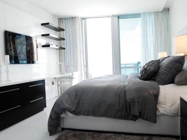 4 BHK Apartment in Vile Parle West for resale Mumbai. The reference number is 19525963