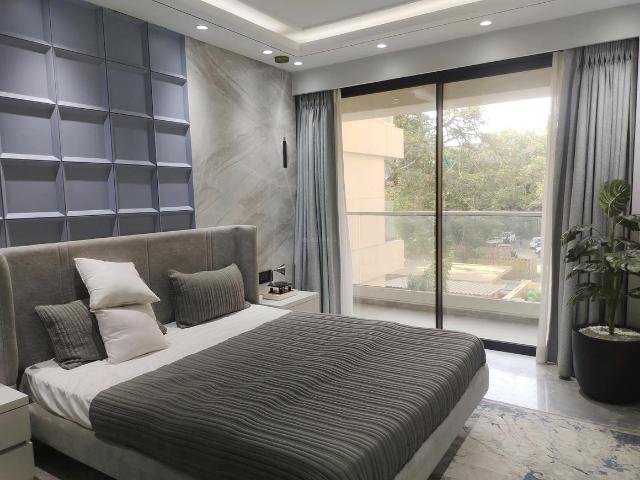 4 BHK Apartment in Vile Parle West for resale Mumbai. The reference number is 13095838