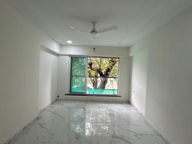 4 BHK Apartment in Vile Parle West for resale Mumbai. The reference number is 20074228