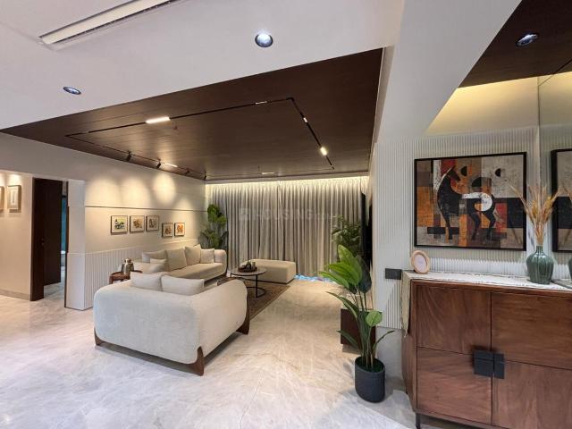 4 BHK Apartment in Vile Parle West for resale Mumbai. The reference number is 20847538