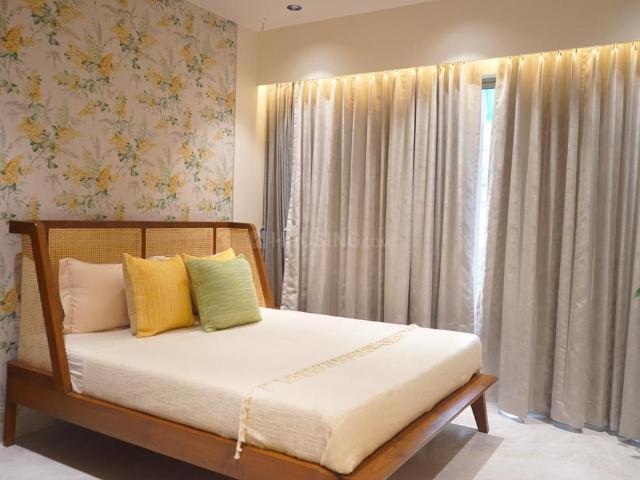 4 BHK Apartment in Vile Parle West for resale Mumbai. The reference number is 20910997