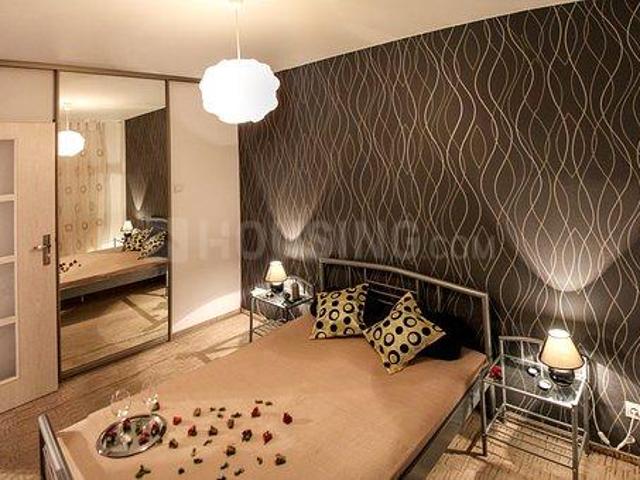 4 BHK Apartment in Vile Parle West for resale Mumbai. The reference number is 9246773