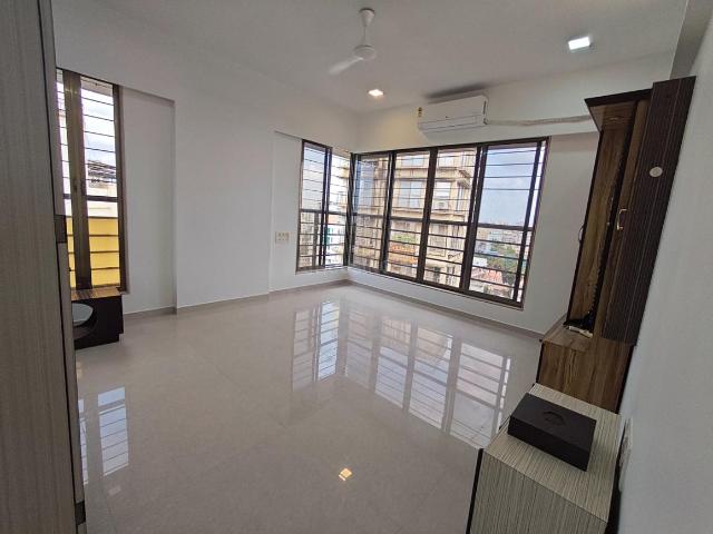 4 BHK Apartment in Vile Parle East for rent Mumbai. The reference number is 20495806