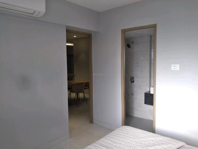 4 BHK Apartment in Vile Parle East for resale Mumbai. The reference number is 19369217