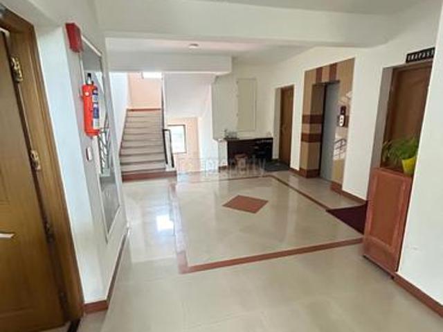 4 BHK | Builtup Area: 2100 Sq. Ft for 1 Cr | Apartment/Flat in West Fort, Thrissur | Facing: West | Posted by REAL WIN Properties Pvt Ltd IP7052 SKU 1