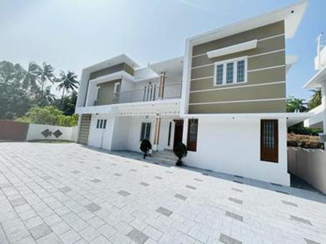 4 BHK | Builtup Area: 2200 Sq. Ft & Plot Area: 5.5 Cents for 1.25 Cr | House/villa in Kuriachira, Thrissur | Facing: East | Posted by REAL WIN Properties Pvt Ltd IP7042 SKU 1