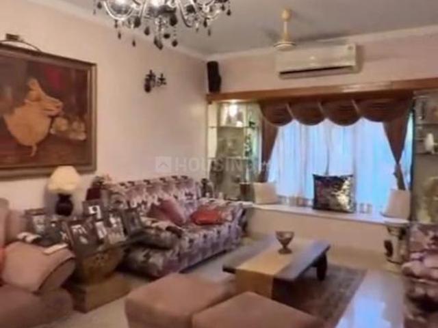 4 BHK Duplex in Andheri West for resale Mumbai. The reference number is 19239388