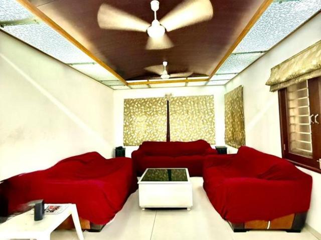 4 BHK Duplex in Atladara for rent Vadodara. The reference number is 19686070