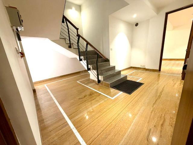 4 BHK Duplex in Gulmohar Park for rent New Delhi. The reference number is 19135815