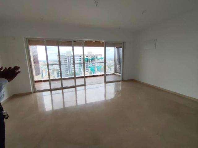 4 BHK Duplex in Kondhwa for resale NIBM Post Office Road. The reference number is 17629139