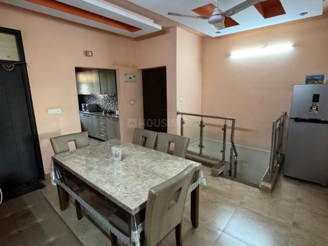 4 BHK Duplex in Janakpuri for resale West Delhi. The reference number is 17553477