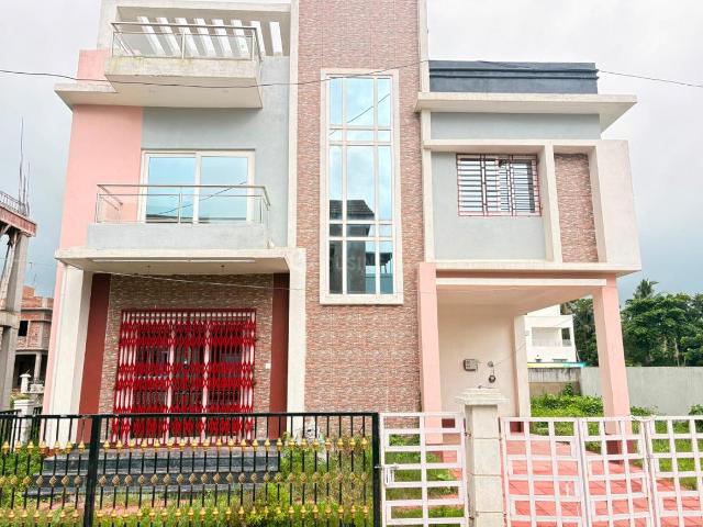 4 BHK Duplex in New Town for resale Kolkata. The reference number is 20635565