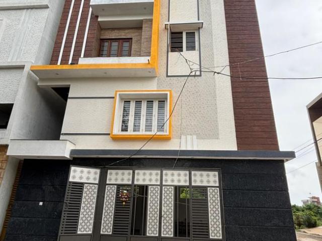 4 BHK Duplex in SMV Layout for resale Bengaluru. The reference number is 20680778