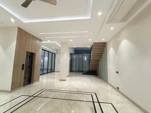 4 BHK Duplex in Safdarjung Enclave for resale New Delhi. The reference number is 20569310