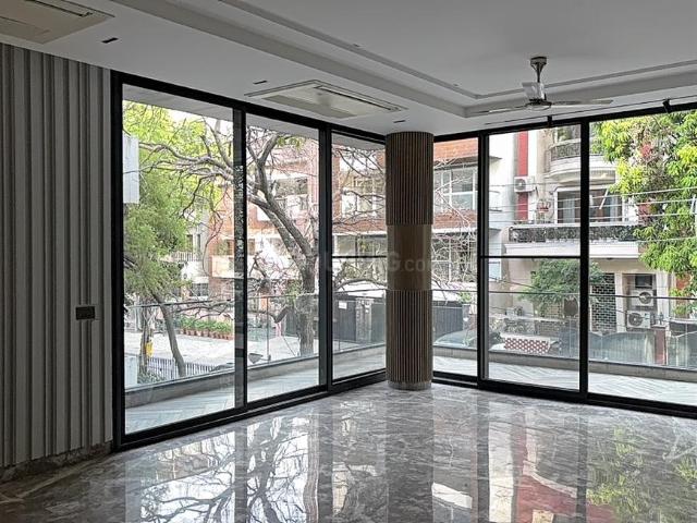 4 BHK Duplex in Safdarjung Enclave for resale South Delhi. The reference number is 17088014