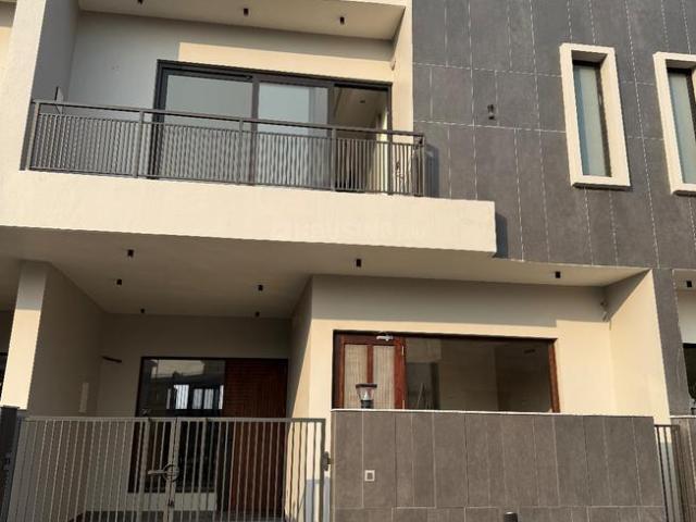 4 BHK Duplex in Sanauli for resale Zirakpur. The reference number is 19157235