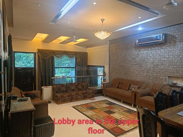 4 BHK Duplex in Sarvodaya Enclave for resale New Delhi. The reference number is 20393555