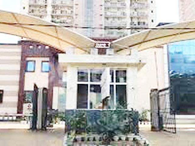 4 BHK Duplex in Sector 52 for resale Noida. The reference number is 17957750