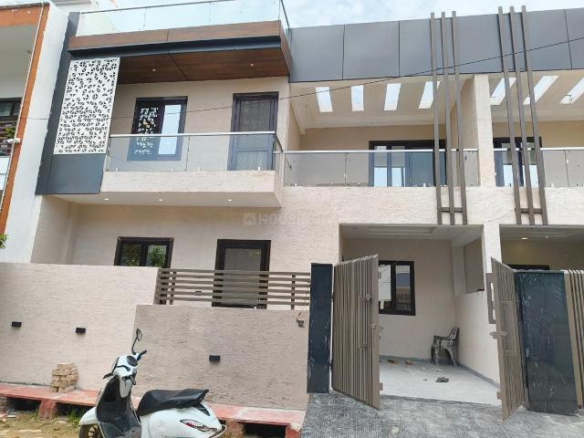 4 BHK Duplex in Shastripuram for resale Agra. The reference number is 20979938