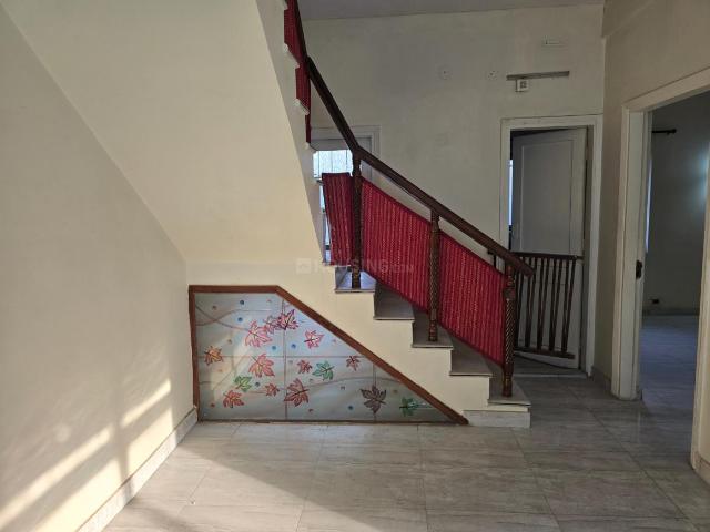 4 BHK Duplex in Patparganj for rent New Delhi. The reference number is 20255131