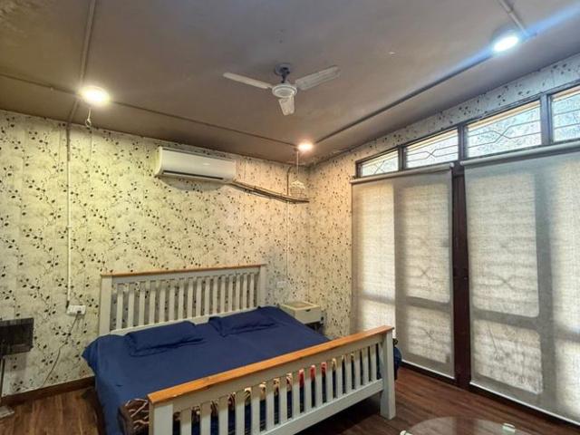 4 BHK Farm House in Vasant Kunj for resale South West Delhi. The reference number is 17287501