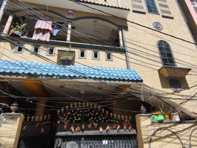 4+ BHK Flat for Rent In Hussaini Alam