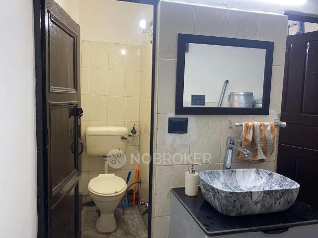 4 BHK Flat For Sale In Moti Nagar